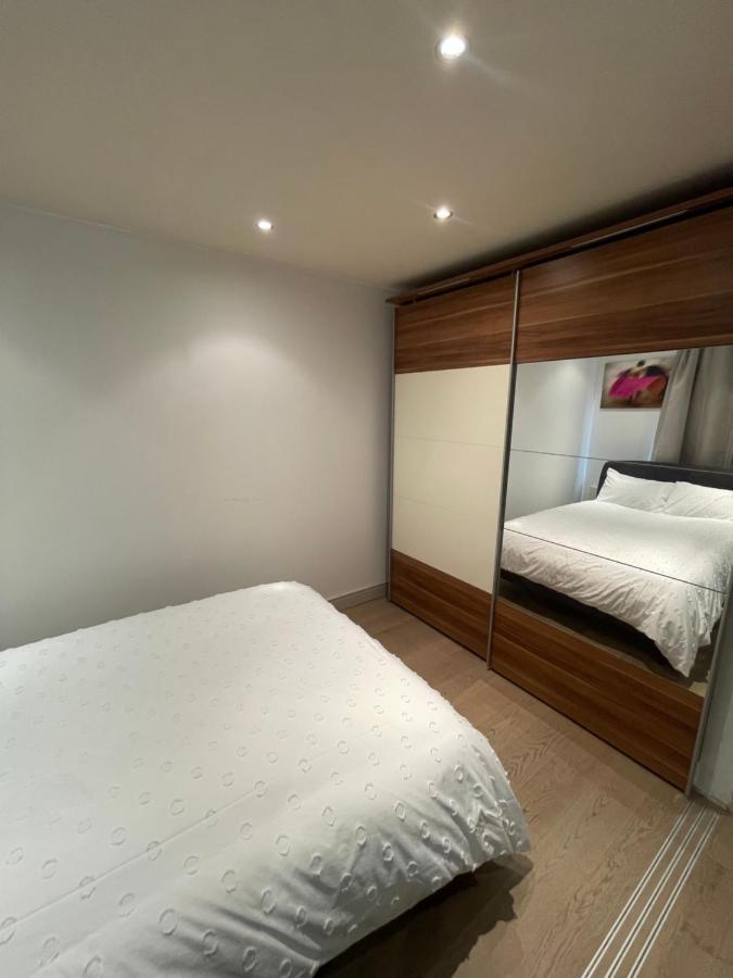 Imperial Wharf Chelsea Apartment Octavia House ロンドン エクステリア 写真
