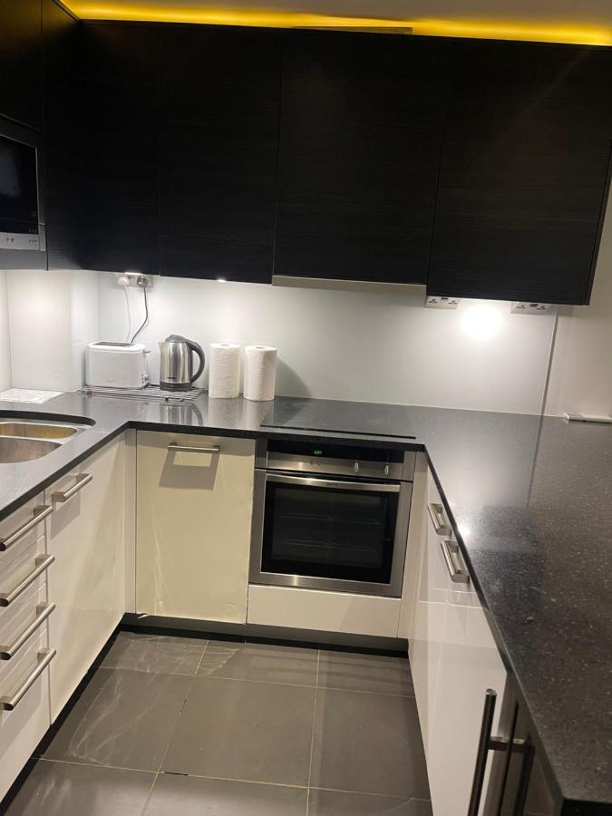 Imperial Wharf Chelsea Apartment Octavia House ロンドン エクステリア 写真